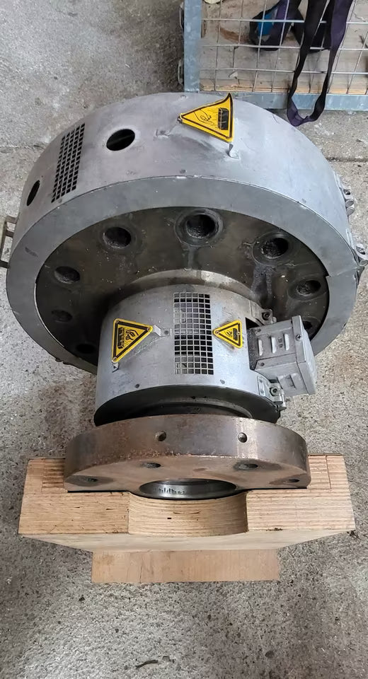 Krauss Maffei KMD 2-130 Einlauf Adapter Hosenstück Extruder