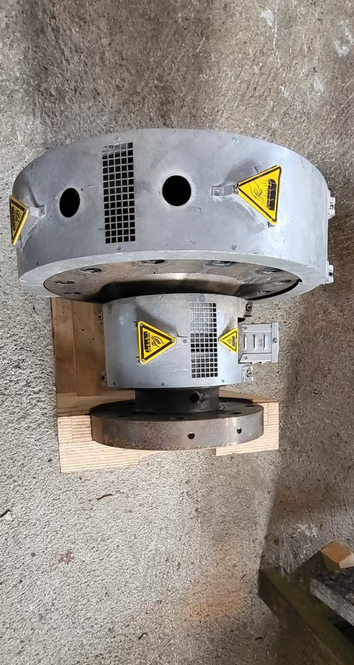 Krauss Maffei KMD 2-130 Einlauf Adapter Hosenstück Extruder