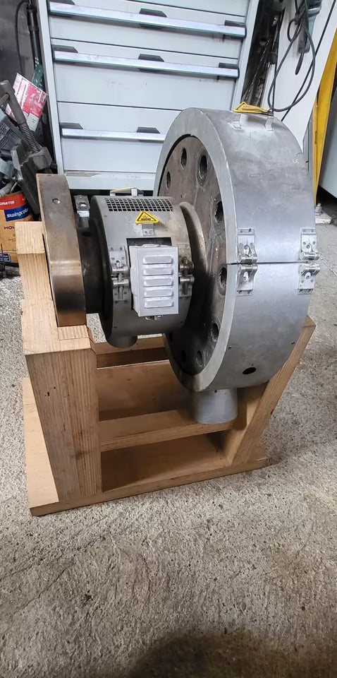 Krauss Maffei KMD 2-130 Einlauf Adapter Hosenstück Extruder