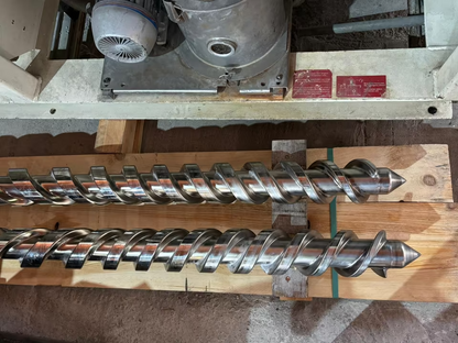 Krauss Maffei KMD 114-32 Extruder Doppelschneckenextruder
