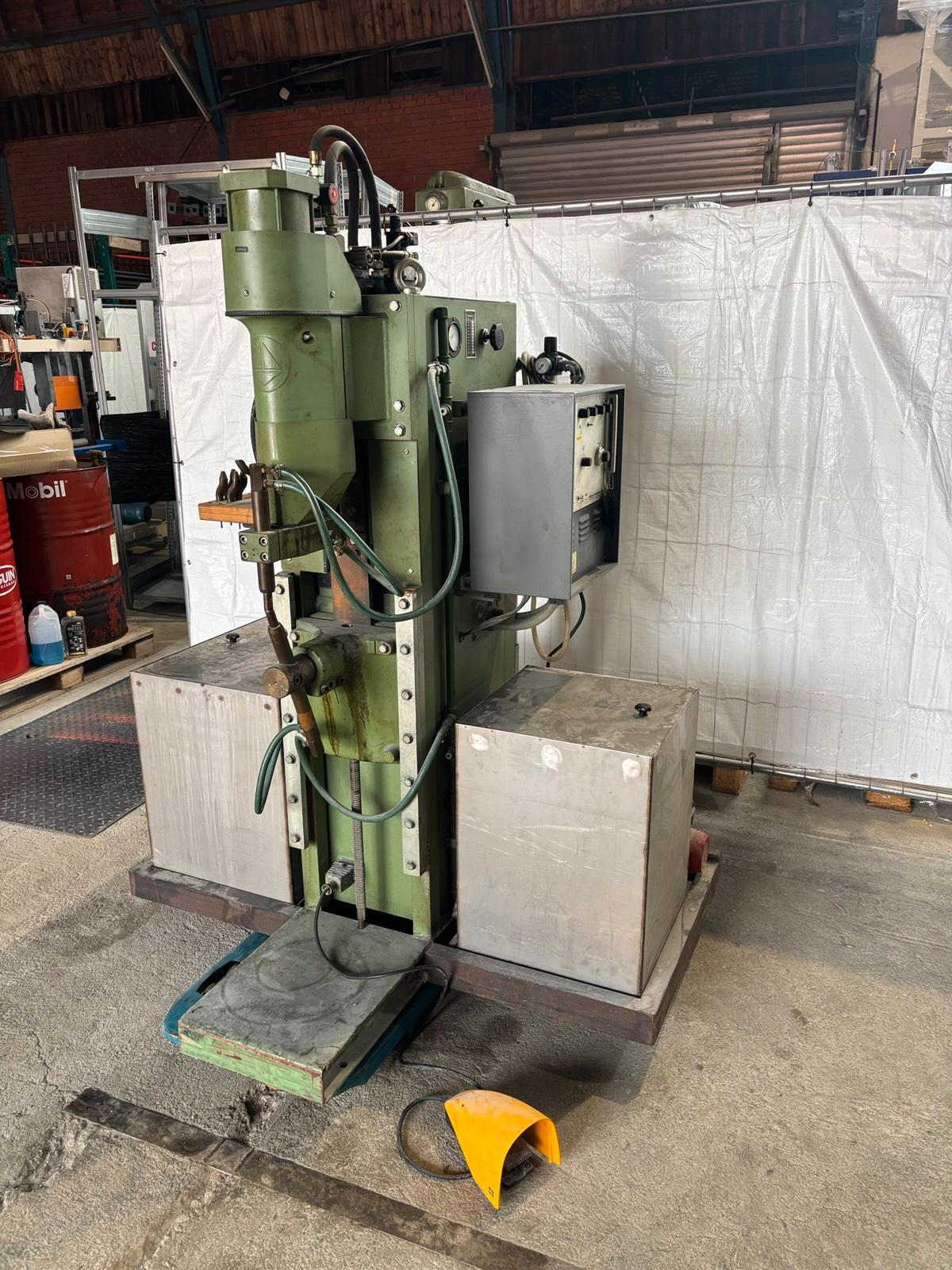 Messer Griesheim Peco VP75E300 G Punktschweißmaschine Schweißen