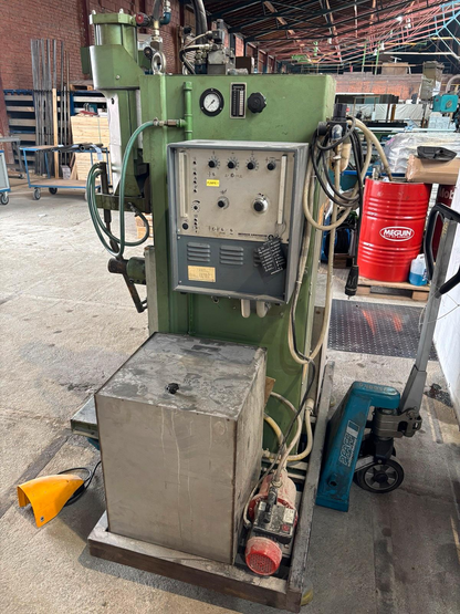 Messer Griesheim Peco VP75E300 G Punktschweißmaschine Schweißen