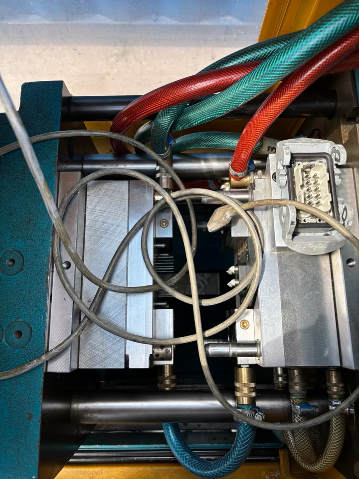 Boy 12M Spritzgussmaschine Injection moulding