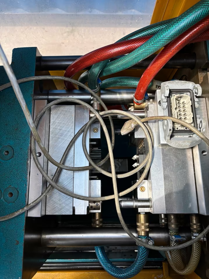 Boy 12M Spritzgussmaschine Injection moulding