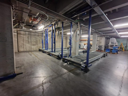 AZO LE900N Versorgungsanlage mit Trockner und Oktomat Spritzguss